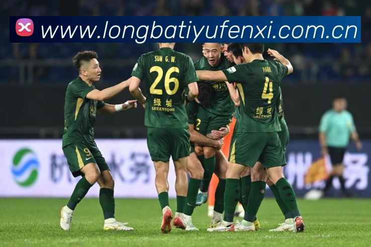 索尔坎贝尔足球生涯全景回顾从后防铁闸到英格兰传奇中卫的成长与荣耀-深度解析 索尔坎贝尔足球生涯全景回顾从后防铁闸到英格兰传奇中卫的成长与荣耀-深度解析